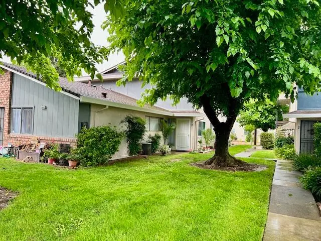 5601 Revelstok Drive #3, Foothill Farms, CA 65842 - #2