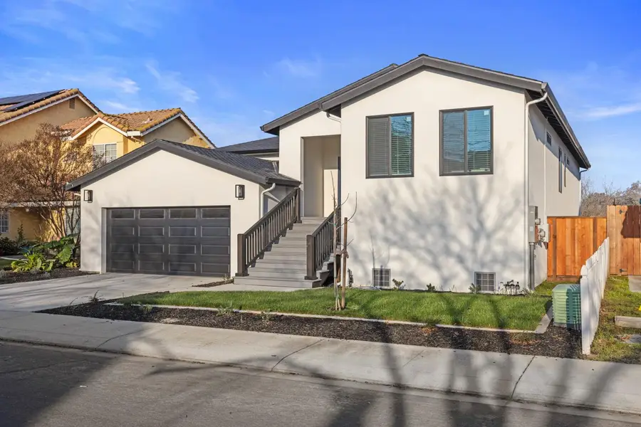 1121 Crater Avenue, Modesto, CA 95351 - #2