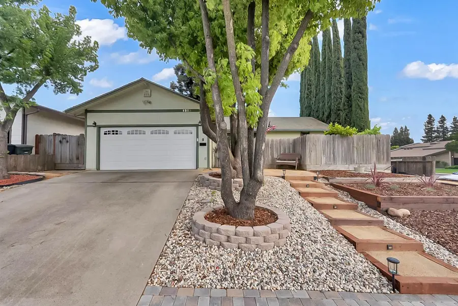 1213 E A Street, Oakdale, CA 95361 - #2