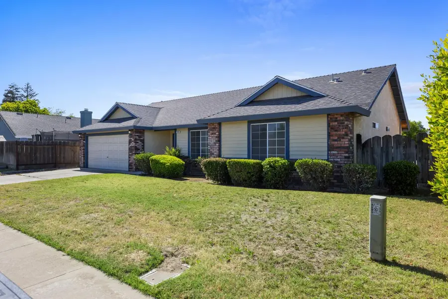 1050 W Tuolumne Road, Turlock, CA 95382 - #3