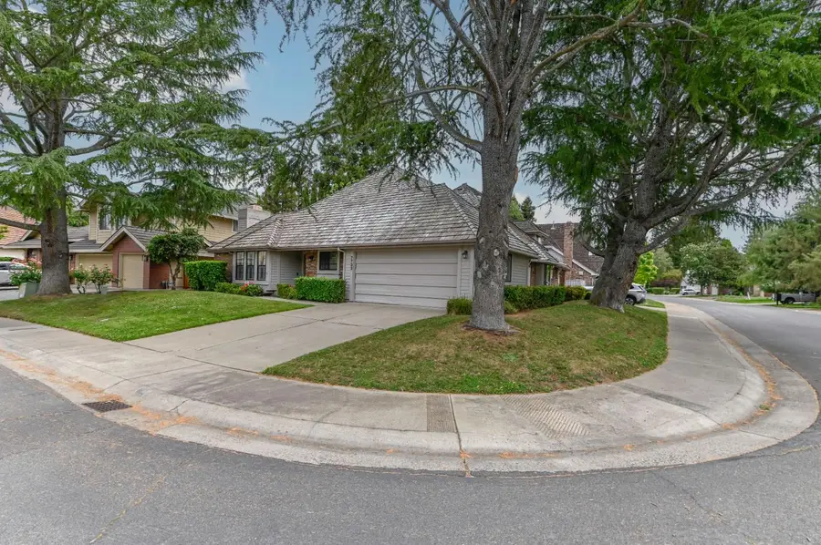7733 Rio Barco Way, Sacramento, CA 95831 - #3