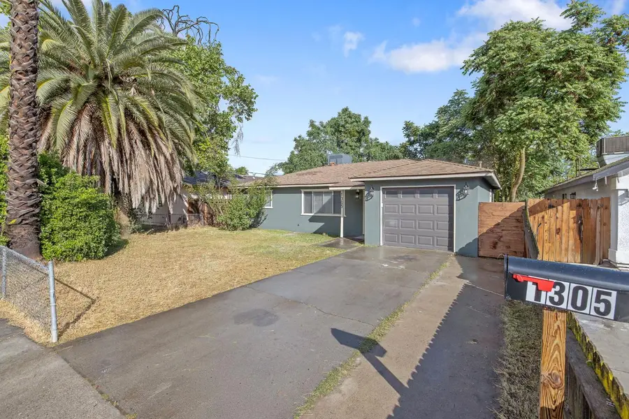 1305 Alameda Avenue, Chowchilla, CA 93610 - #2