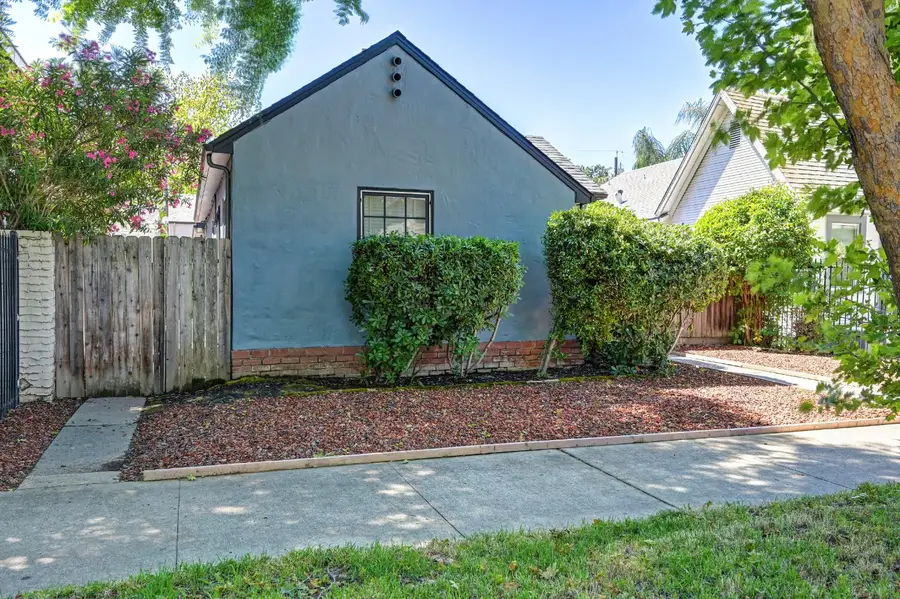 3226 W Street, Sacramento, CA 95817 - #3