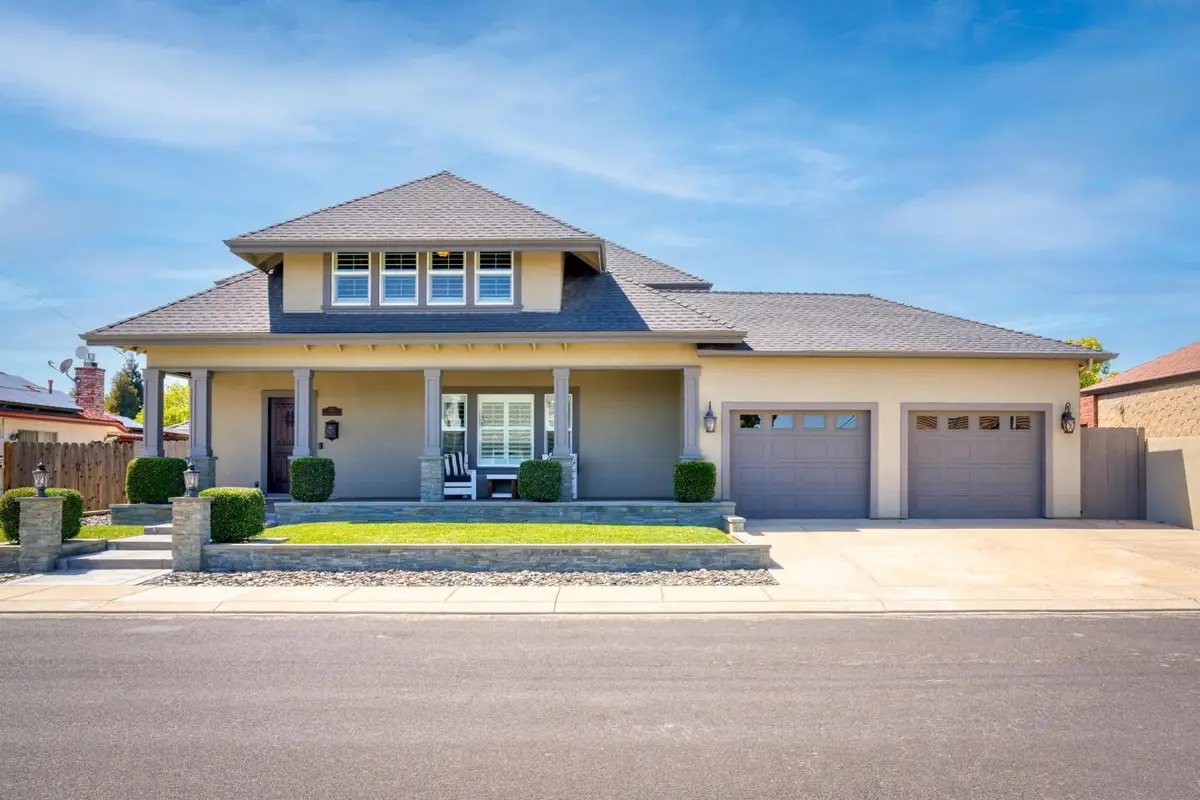 747 Palm Avenue, Ripon, CA 95366 - #1