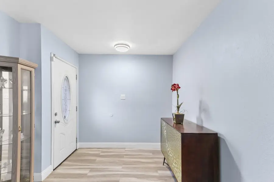 4032 Alta Lorraine Way, North Highlands, CA 95660 - #2