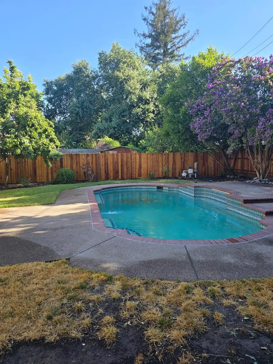 2124 Oxford, Sacramento, CA 95815 - #2