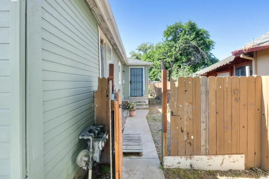 2585 Beaumont Street, Sacramento, CA 95815 - #3