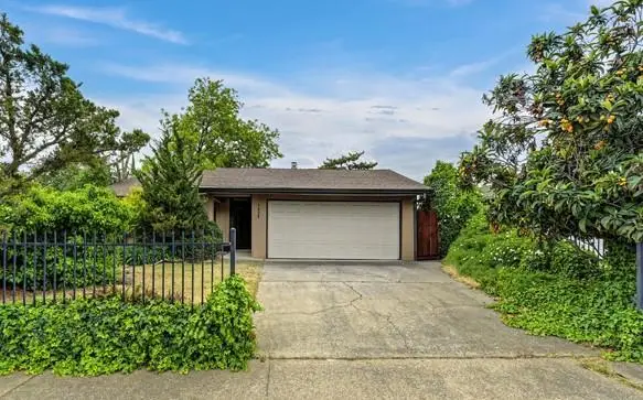 7828 Rockhurst Way, Sacramento, CA 95828