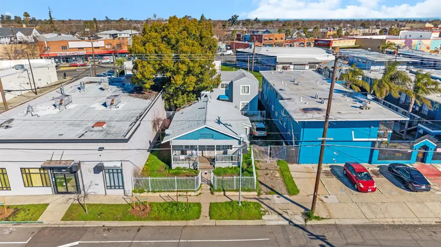 715 Dixieanne Avenue, Sacramento, CA 95815 - #3