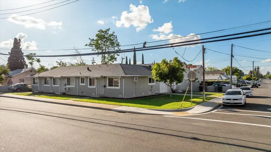 180 E J Street, Oakdale, CA 95361 - #3