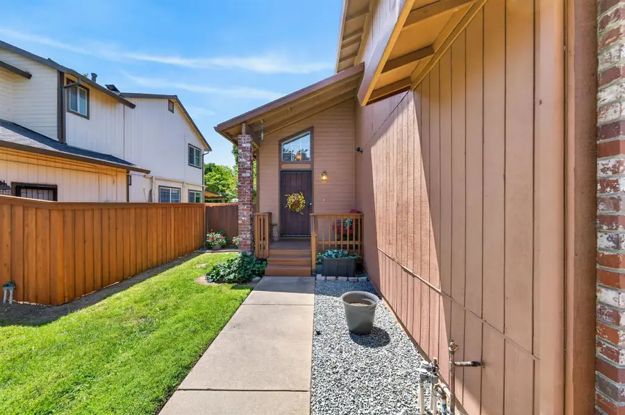 153 Creekside Circle, Sacramento, CA 95823 - #2