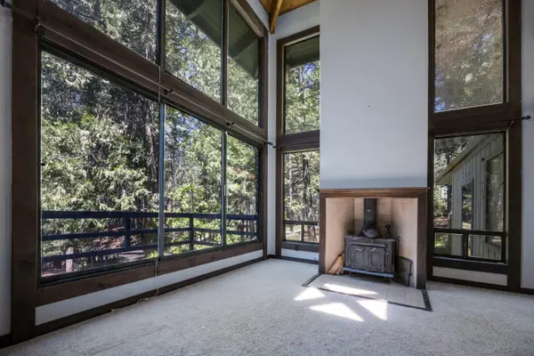 2070 King Of The Mountain Road, Pollock Pines, CA 95726