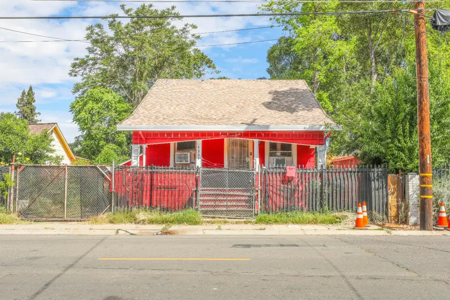 4809 Parker Avenue, Sacramento, CA 95820 - #2