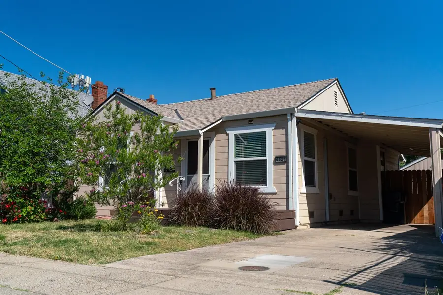 5223 15th Avenue, Sacramento, CA 95820 - #2