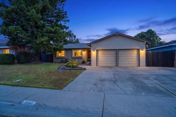 3735 Hillcrest Lane, Sacramento, CA 95821