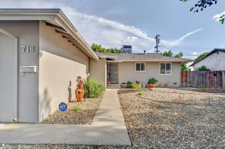 716 Winslow Drive, Yuba City, CA 95991 - #2