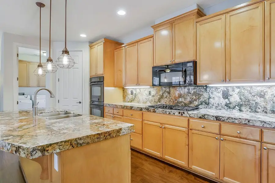379 John Kamps Way, Ripon, CA 95366 - #2