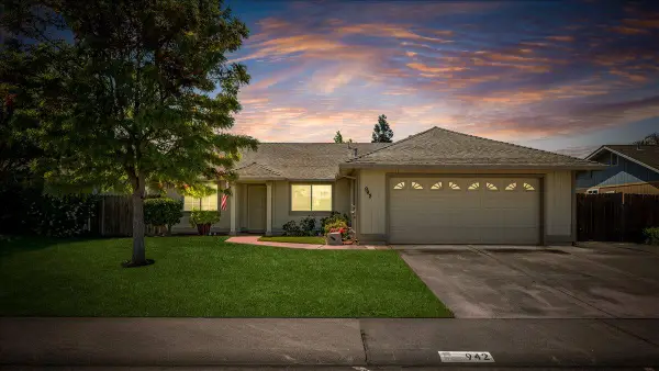 942 Ayers Lane, Galt, CA 95632