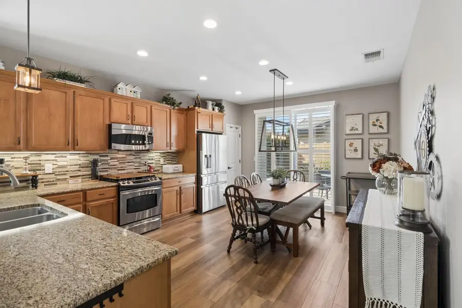 7809 Barnsley Way, Elk Grove, CA 95757 - #2
