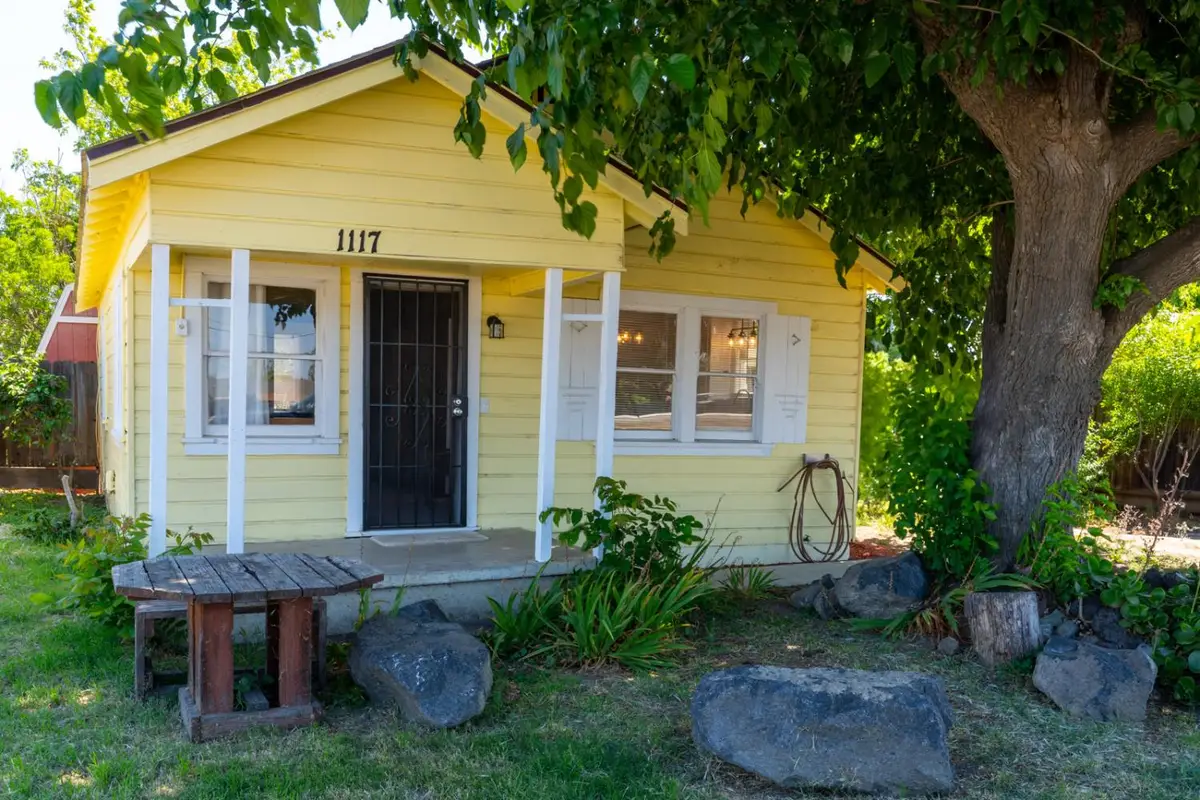 1117 Center Avenue, Dos Palos, CA 93620 - #1