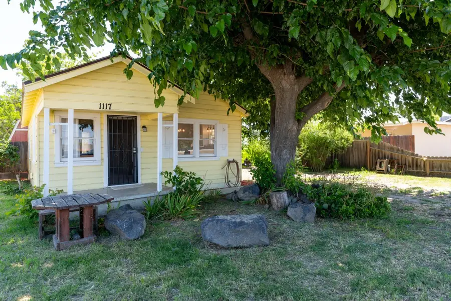 1117 Center Avenue, Dos Palos, CA 93620 - #2