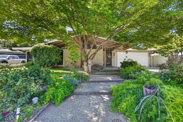 8756 Contemporary Court, Elk Grove, CA 95624