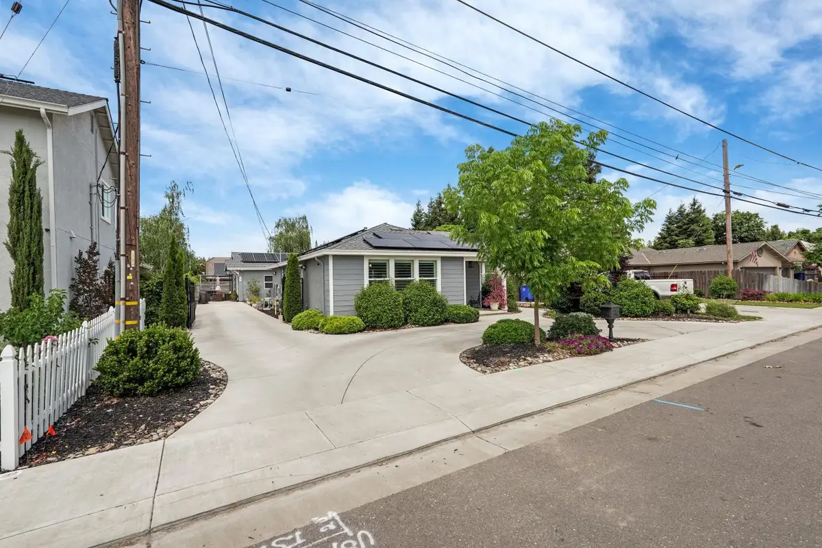 595 E Augusta Street, Woodbridge, CA 95258 - #1