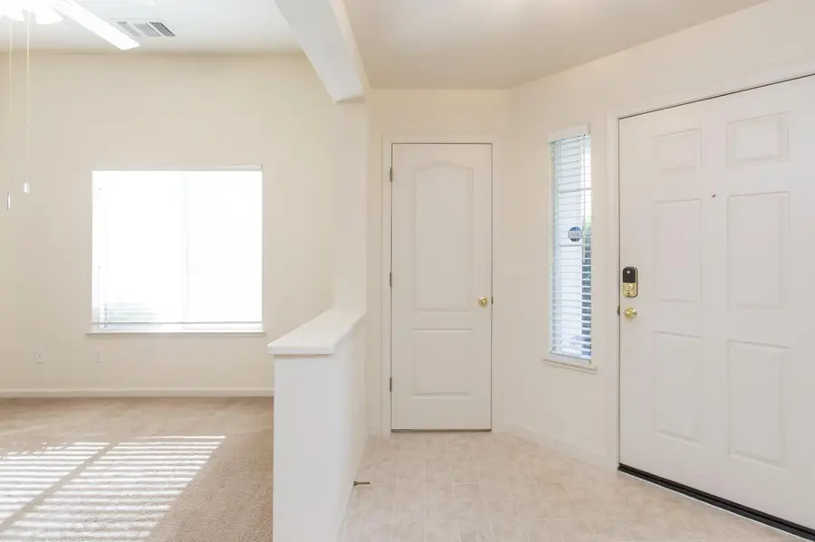 202 Meandering Lane, Turlock, CA 95382 - #2