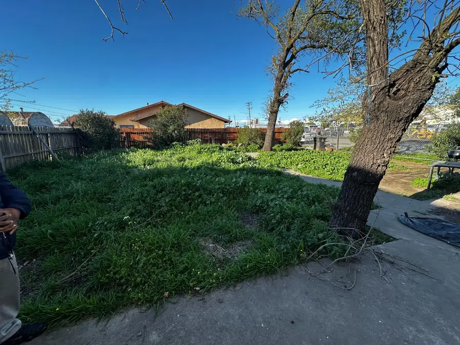 201 W Worth, Stockton, CA 95206 - #2