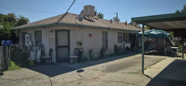2263 E Thomas Avenue, Fresno, CA 93701