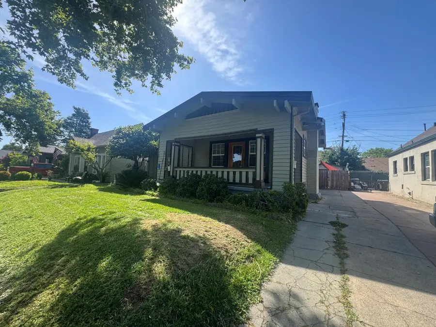 1044 W Harding Way, Stockton, CA 95203 - #3
