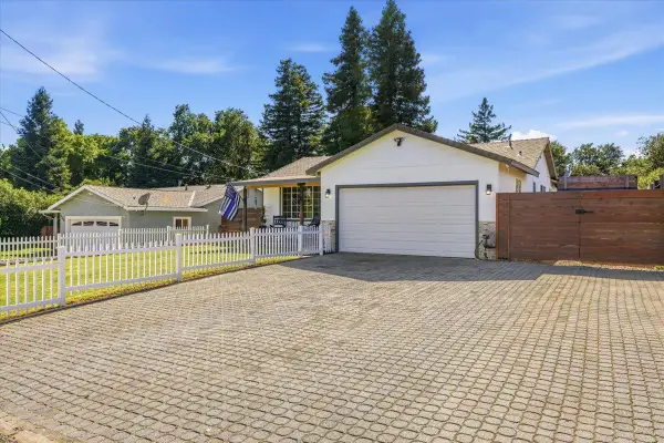 6913 Chestnut Avenue, Orangevale, CA 95662