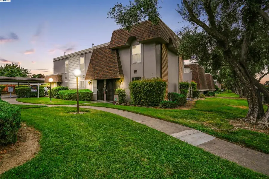 5682 Hillsdale Boulevard, Sacramento, CA 95842 - #2