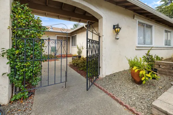 7961 Phaeton Drive, Oakland, CA 94605