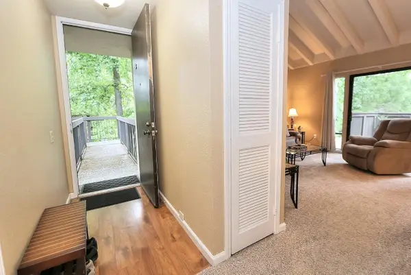 861 Woodside Lane #6, Sacramento, CA 95825