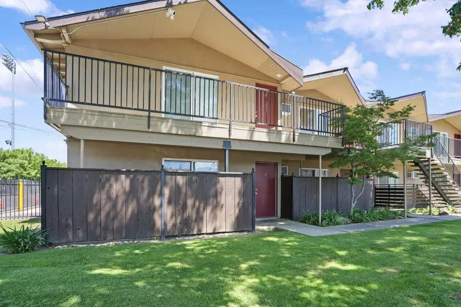 1305 W El Monte Street, Stockton, CA 95207 - #2