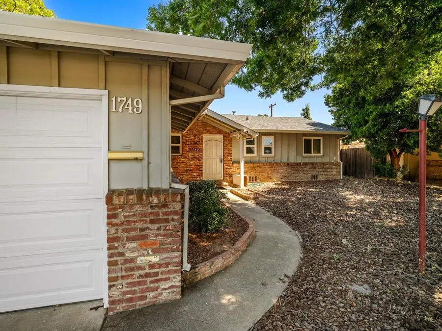 1749 Wakefield Way, Sacramento, CA 95822 - #3