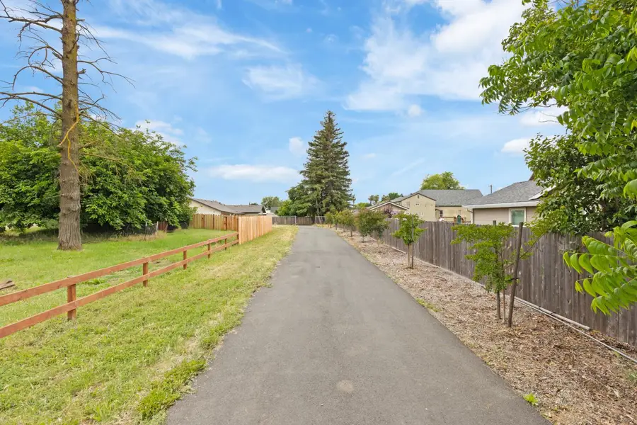 5946 Grove Avenue, Marysville, CA 95901 - #2