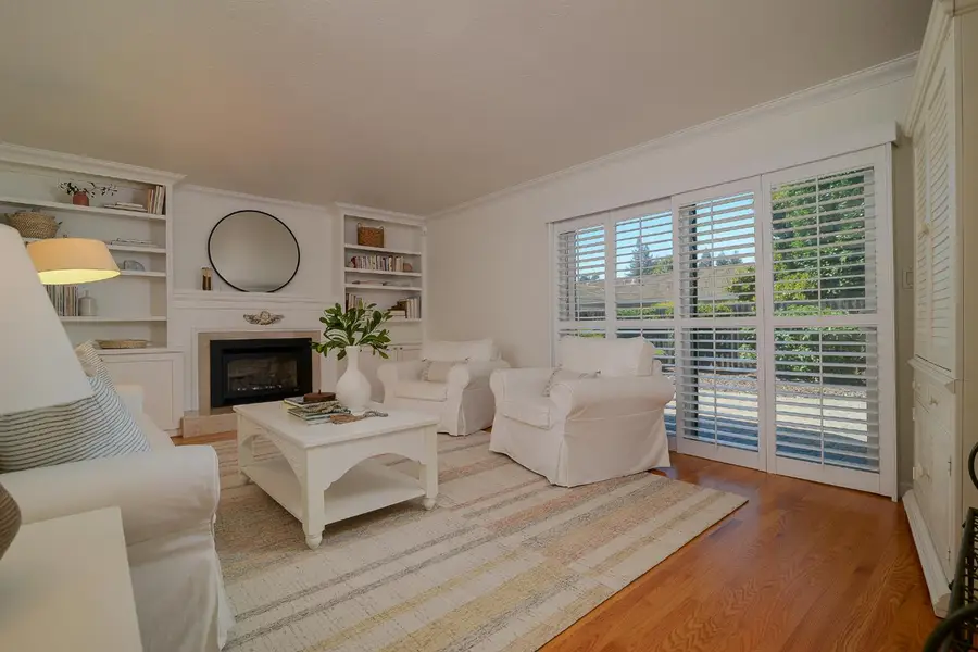 7110 Westmoreland Way, Sacramento, CA 95831 - #2