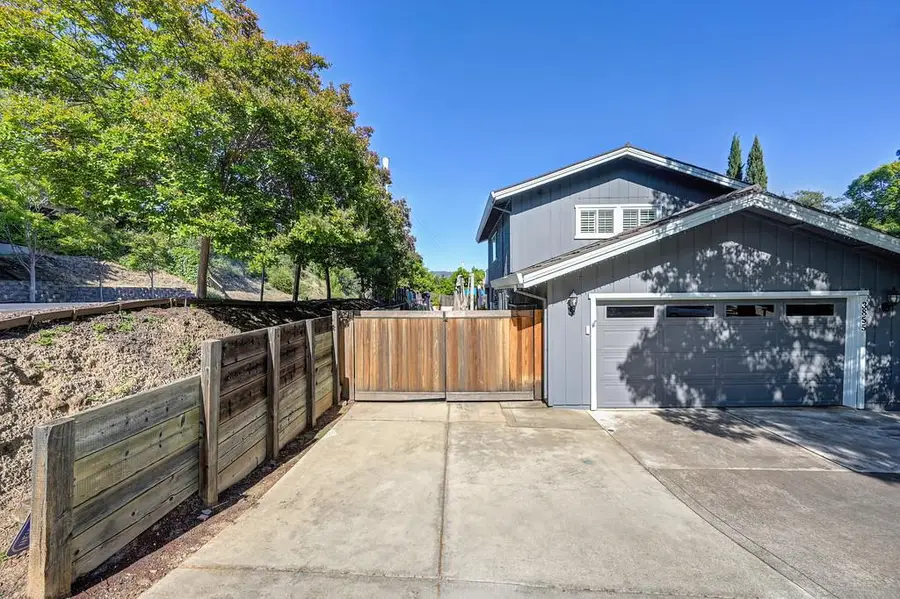 3855 N Lakeshore Boulevard, Loomis, CA 95650 - #2