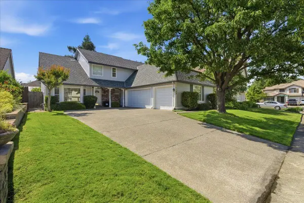 1102 Creek Ridge Court, Roseville, CA 95747