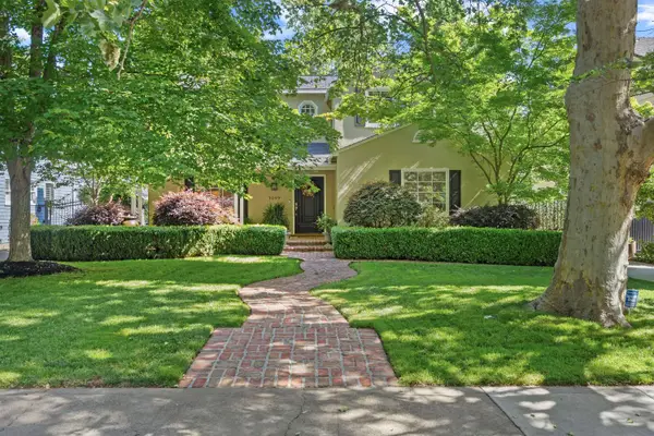 1049 11th Avenue, Sacramento, CA 95818