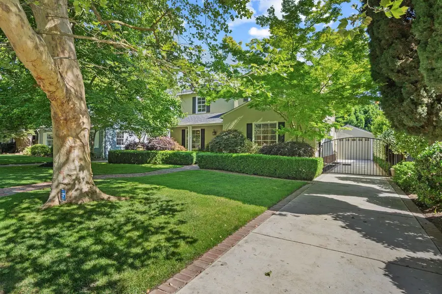 1049 11th Avenue, Sacramento, CA 95818 - #2