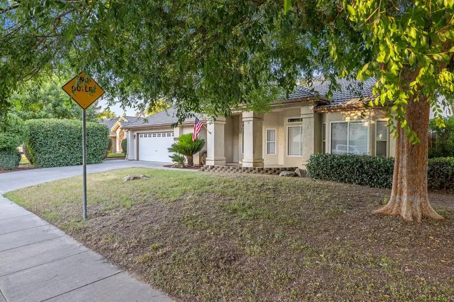 1350 S Grand Street, Visalia, CA 93292 - #3
