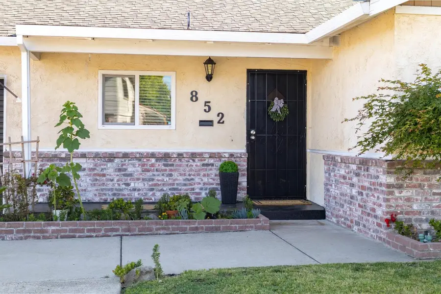 852 Daisy Avenue, Lodi, CA 95240 - #2