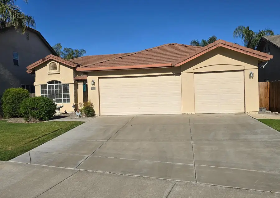1613 Bay Street, Los Banos, CA 93635 - #2