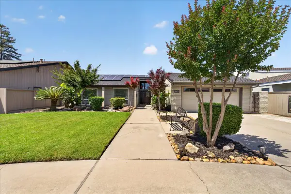 3861 Petersburg Circle, Stockton, CA 95219