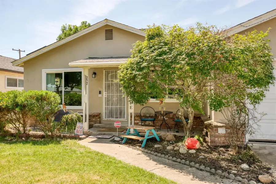 252 E Clinton Avenue, Atwater, CA 95301 - #2