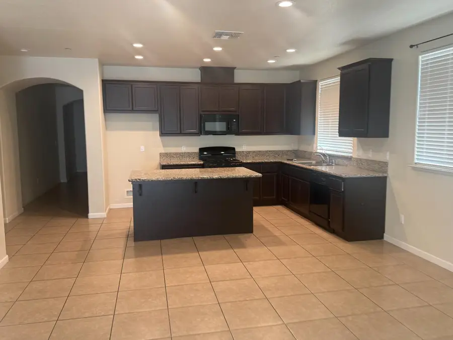 651 Pinelli Drive, Los Banos, CA 93635 - #2