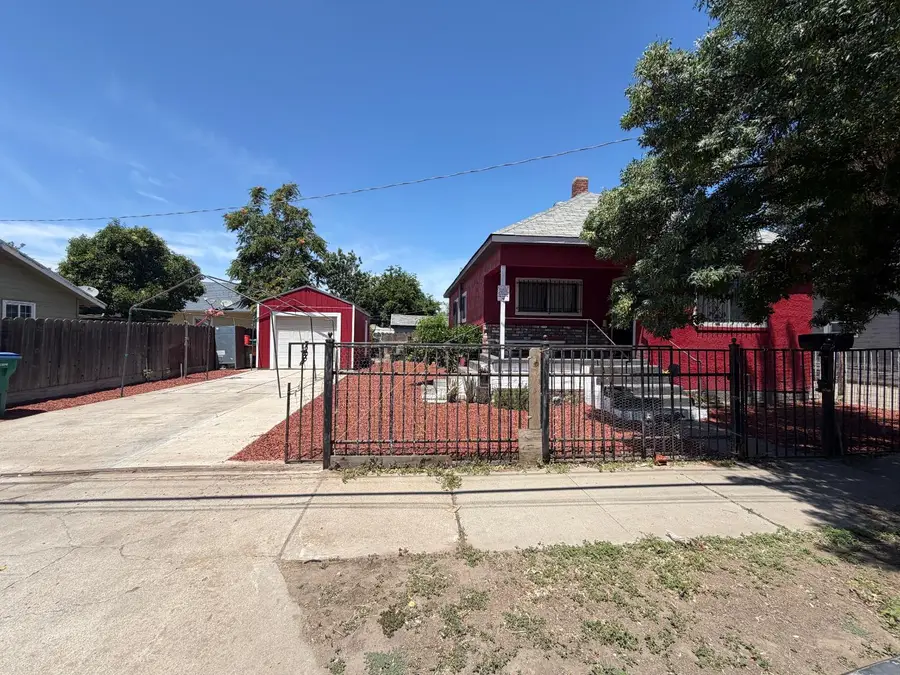 323 E 1st Street, Stockton, CA 95206 - #2
